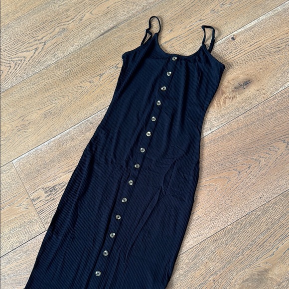 Mind Code Black Ribbed Button-Front Midi Dress - Picture 2 of 7